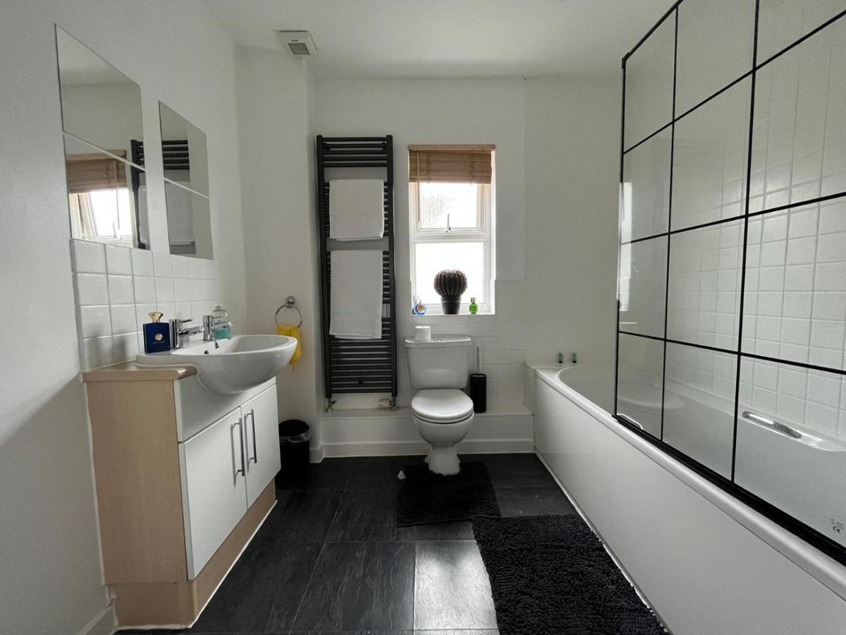 Kent, Dartford Station Apartments Buitenkant foto