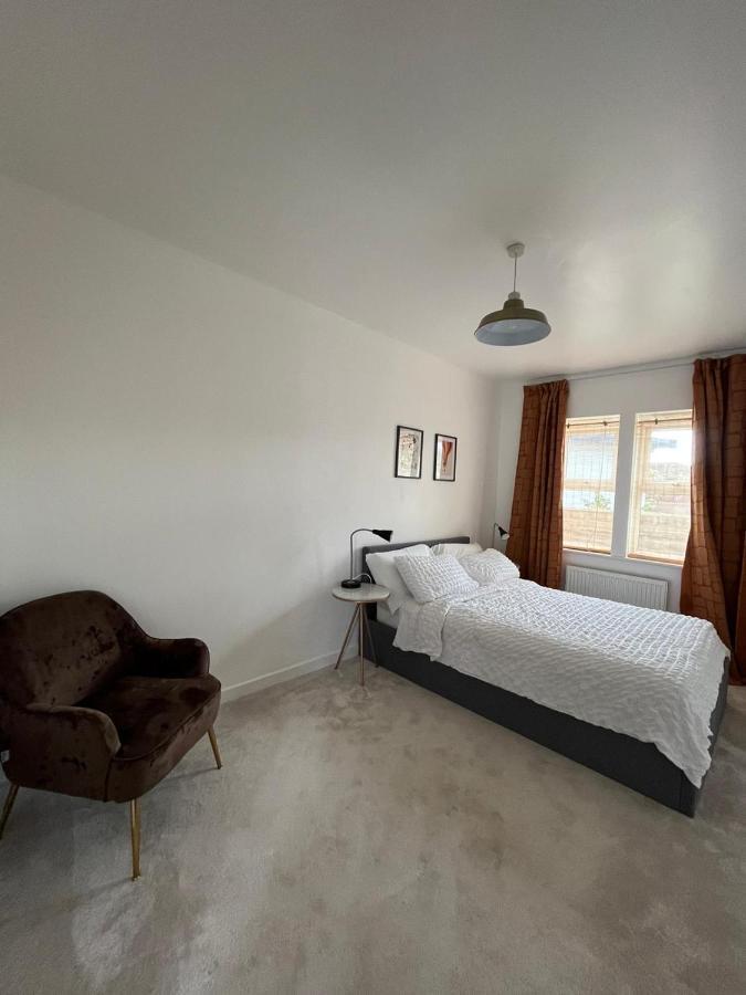 Kent, Dartford Station Apartments Buitenkant foto