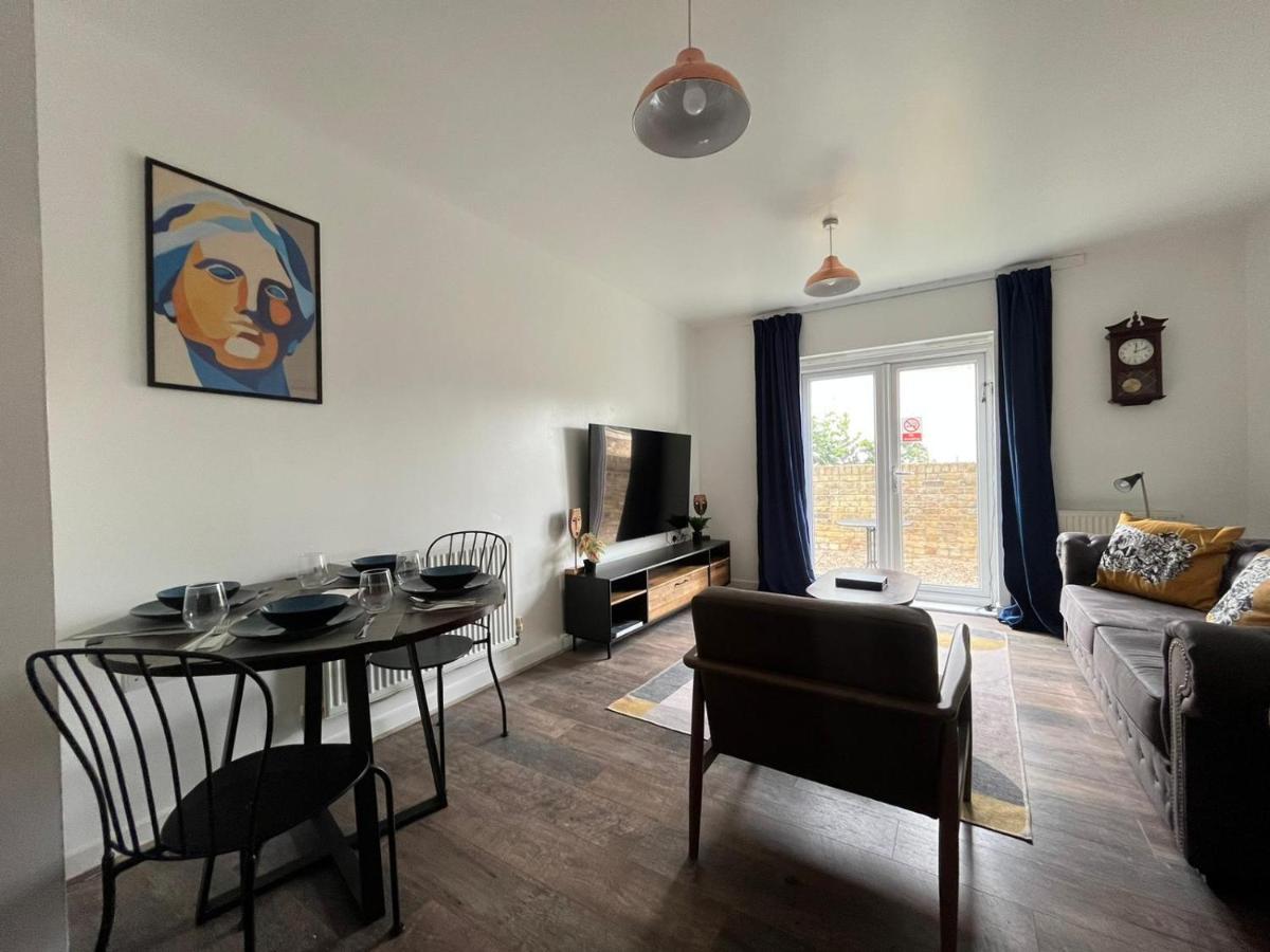 Kent, Dartford Station Apartments Buitenkant foto